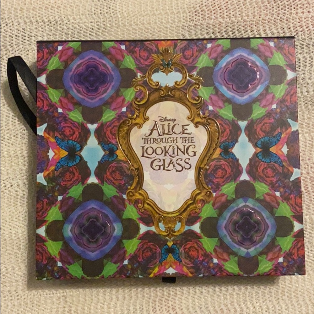 Disney Alice pallet from urban decay